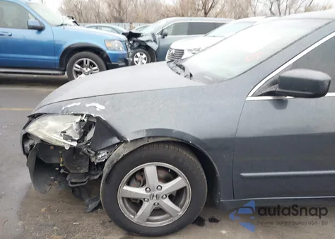 2005 Honda Accord 2.4 Ex z USA, uszkodzony, nr VIN 1HGCM56845A056828